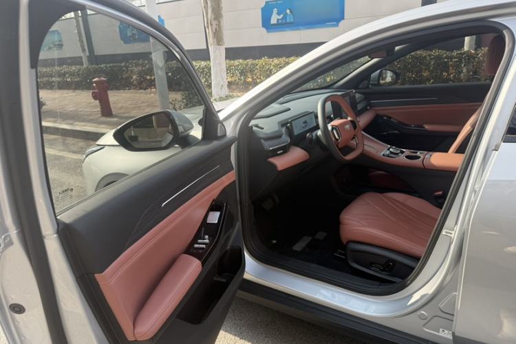 Used Geely Galaxy L6 2025 EM-i 140km Starship Edition
