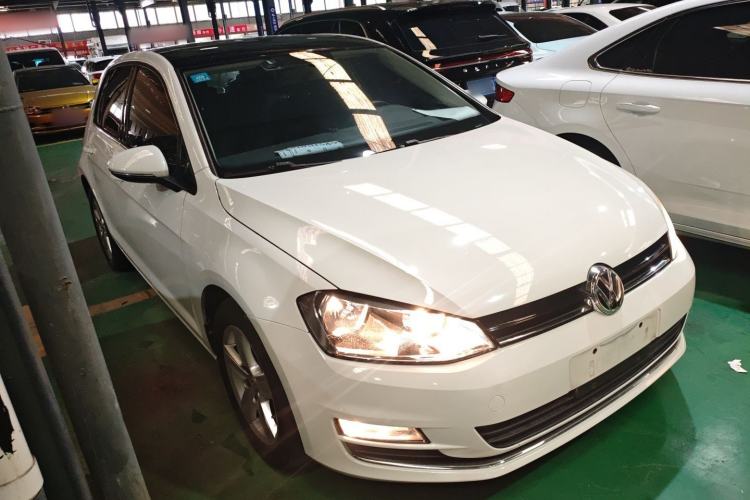 Used Volkswagen Golf 2016 1.6L Automatic Comfort Model Front Right 45 Deg