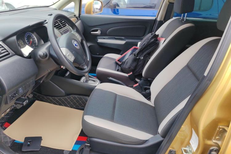 Used Venucia R50X 2015 1.6L Automatic Luxury Edition
