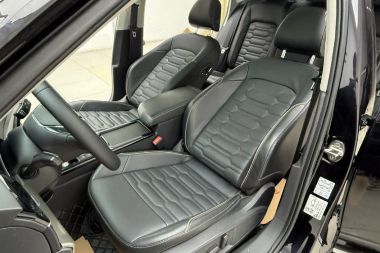 Used Volkswagen Passat 2020 Facelift 330TSI Elite Edition China VI Standard
