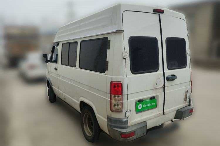 Used Iveco Daily 2017 2.5T A35 Passenger Van 5-7 Seats Model 47Z5