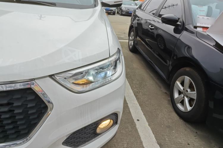 Used Haval H2 2017 Blue Label 1.5T Automatic Two-Wheel Drive Elite Model Left Front Headlight