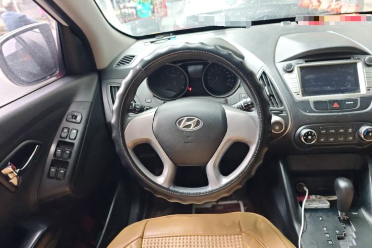 Used Hyundai ix35 2015 2.0L Automatic 2WD Comfort Edition China IV Standard Steering Wheel