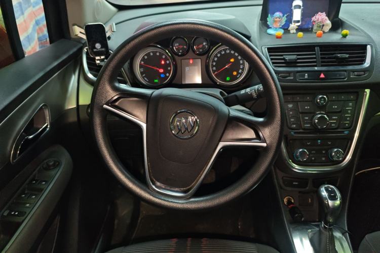Used Buick Encore 2015 1.4T Automatic Two-Wheel Drive Urban Elite Version Steering Wheel