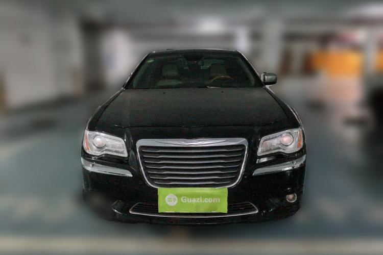 Used Chrysler 300C 2013 3.6L Luxury Edition

