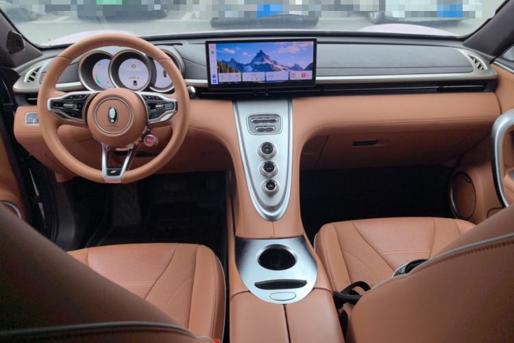 Used ORA Lightning Cat 2022 600 km All-Wheel Drive High-Performance Version Center Console