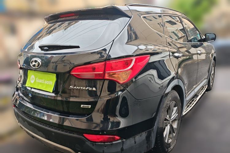 Used Hyundai Santa Fe 2013 2.4L Automatic 4x4 Smart Version Rear Right 45 Deg