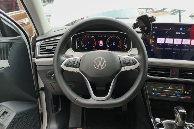 Used Volkswagen Tayron 2024 300TSI Two-Wheel-Drive Luxury Plus Advanced Version Steering Wheel