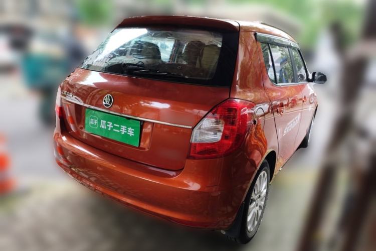 Used Skoda Fabia 2014 1.6L Automatic Crystal Edition Rear Right 45 Deg