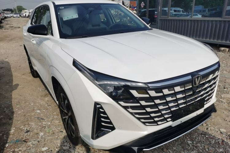 Used CHANGAN UNI-Z New Energy 2024 Blue Whale Smart Electric iDD 125km Excellence Model Front Right 45 Deg