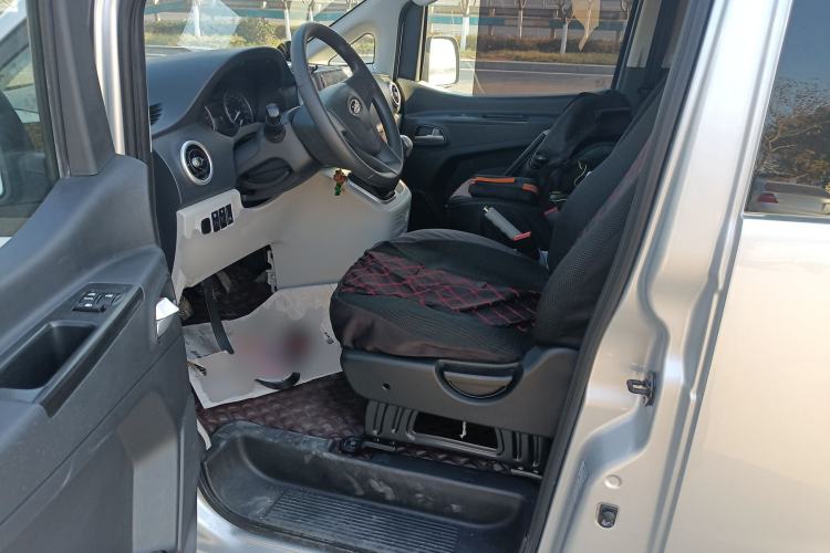 Used JAC Refine M3 2023 PLUS 1.5T 5/7-seat Classic Edition
