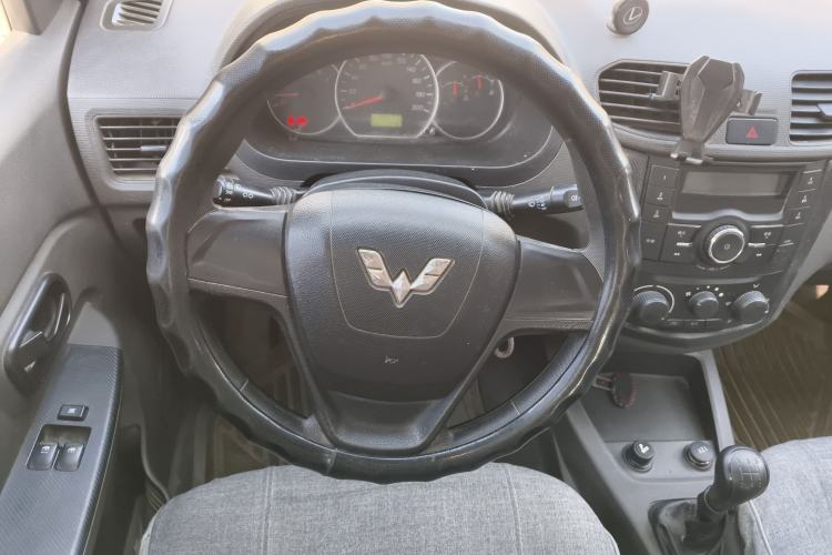 Used Wuling Hongguang 2015 1.5L S Basic Version China V Standard