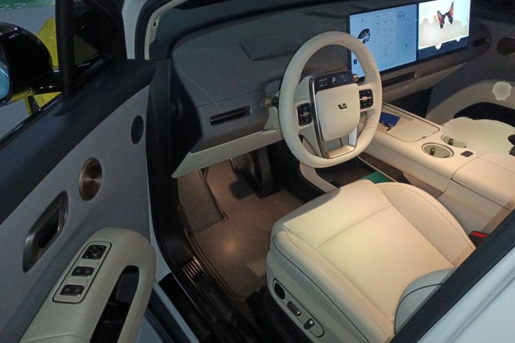 Used Li Auto Li Auto i8 2025 Model Standard Version
