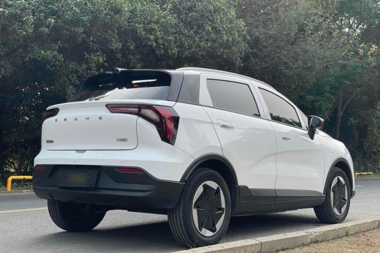 Used Geometry E Firefly 2024 301km Flowing Light Exterior 1