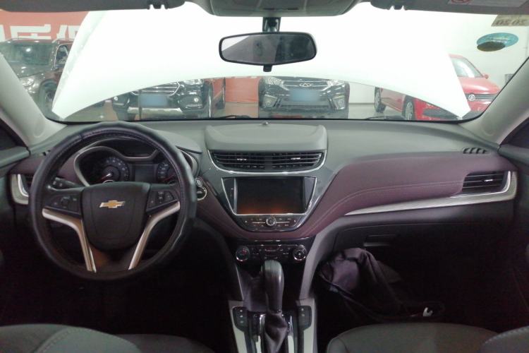 Used Chevrolet Malibu 2018 530T Automatic Luxury Edition Center Console