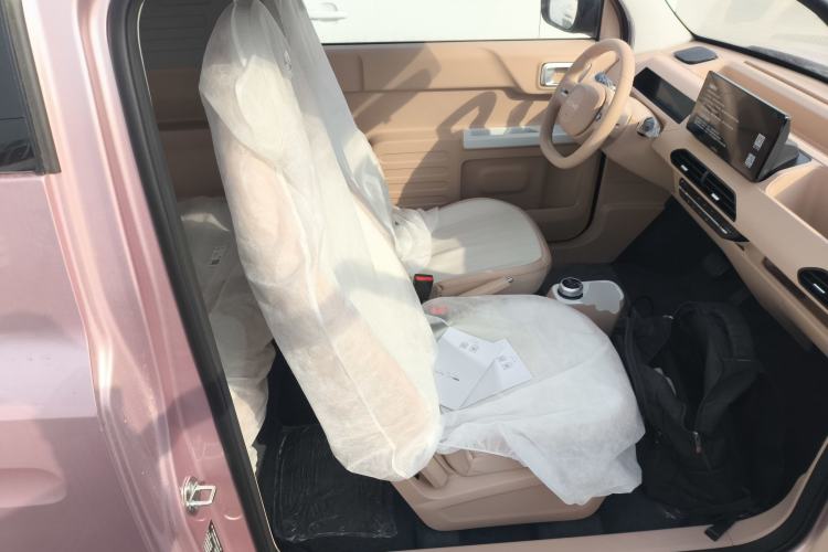 Used Geely Galaxy Panda 2024 Panda Mini 200km Endurance Bear Right Front Seat