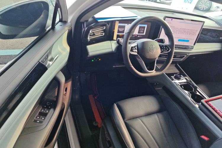 Used Volkswagen Tiguan L 2024 PRO 330TSI Two-Wheel Drive Smart Drive Edition
