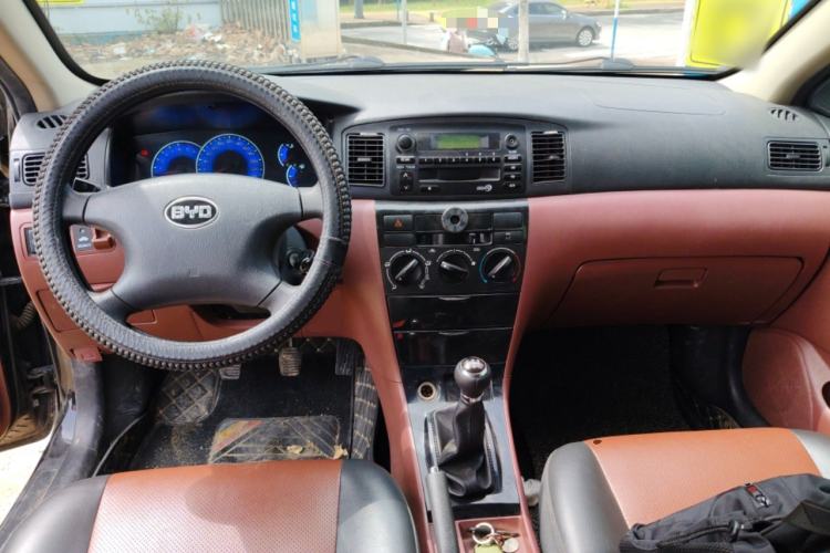 Used BYD F3 2018 1.5L Manual Classic Model Center Console