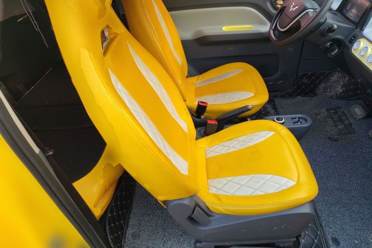 Used Wuling Hongguang MINIEV 2021 Macaron Fashion Edition Lithium-Ion Battery Right Front Seat