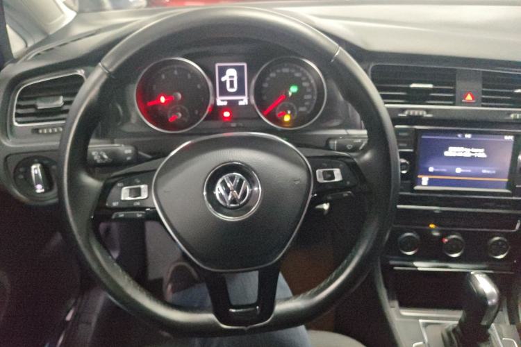 Used Volkswagen Golf 2018 230TSI Automatic Comfort Model Steering Wheel