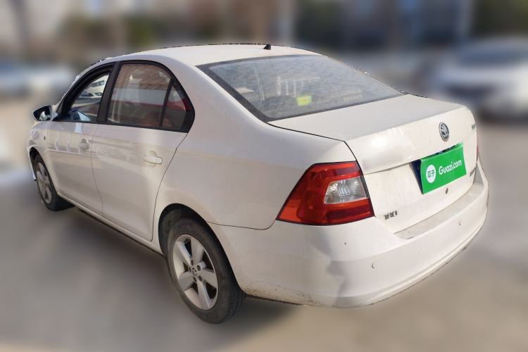 Used Skoda Rapid 2016 1.6L Manual Front-Wheel-Drive Version
