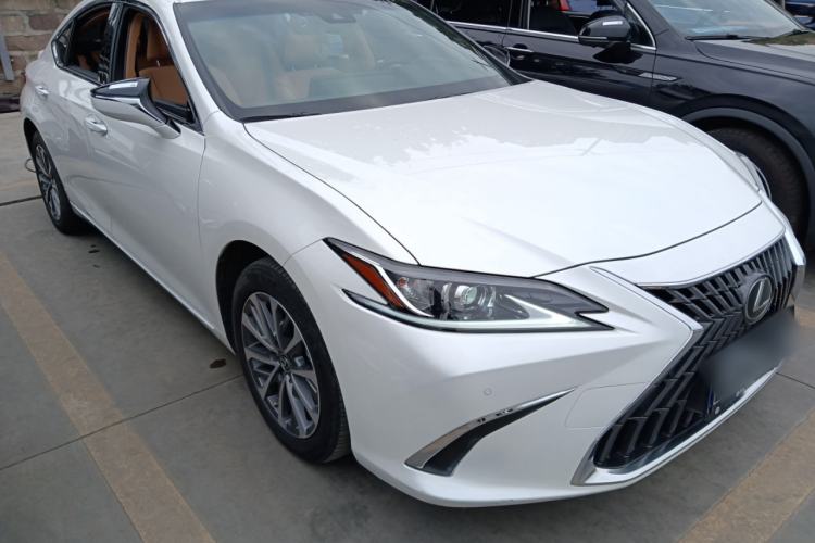 Used Lexus ES 2023 260 Excellence Edition
