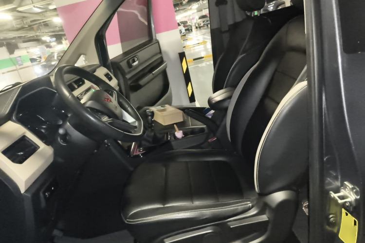 Used Wuling Zhengcheng 2021 1.5T Manual Luxury Version Left Front Seat