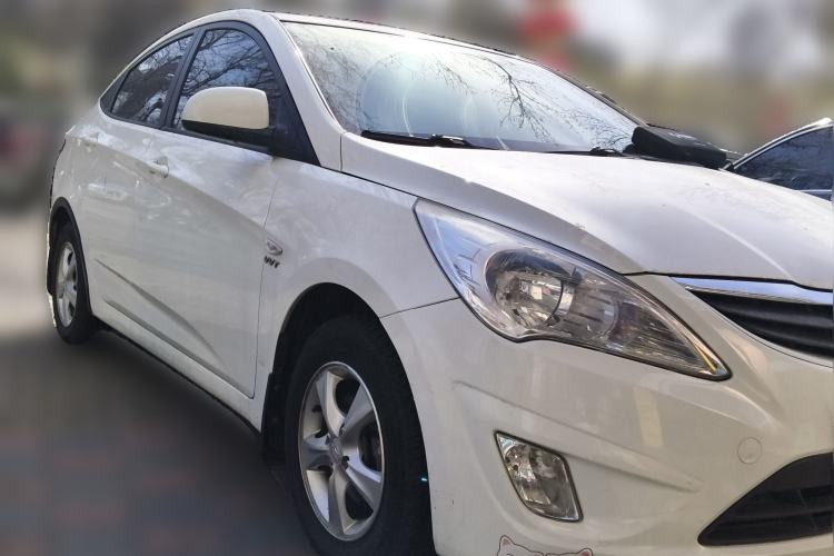 Used Hyundai Verna (older generation) 2010 Sedan 1.4L Automatic Fashionable GT Model Front Right 45 Deg