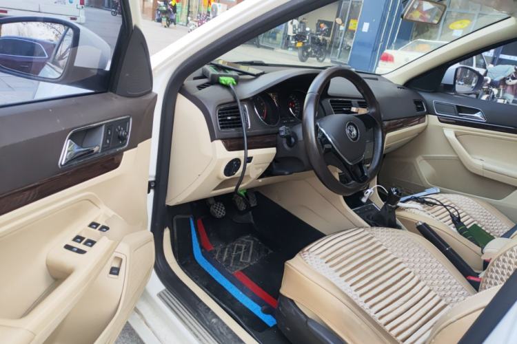 Used Volkswagen Lavida 2015 1.6L Manual Comfort Edition