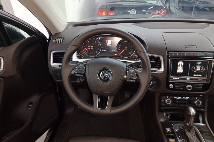 Used Volkswagen Touareg 2016 3.0 TSI High-End Version Steering Wheel