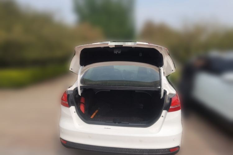 Used Ford Focus 2017 Sedan 1.6L Automatic Fashion Edition Smart Drive Version Trunk