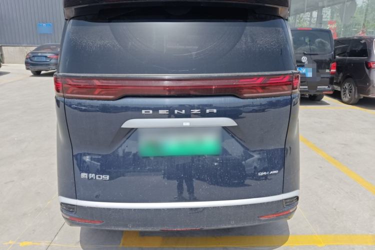 Used Denza D9 2022 DM-i 970 Four-Wheel Drive Prestige Model Rear