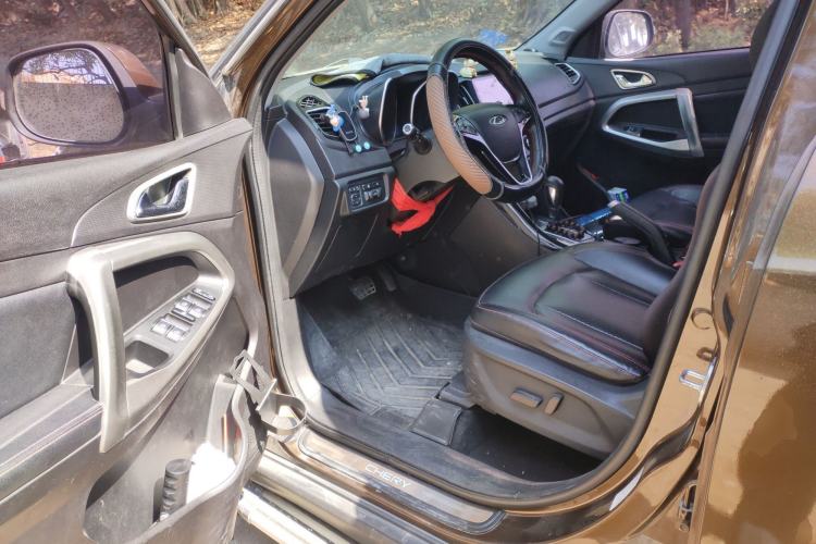 Used Chery Tiggo 5 2015 2.0L CVT Family Deluxe Edition Interior 3