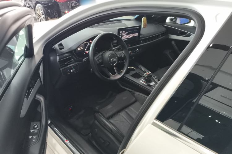 Used Audi A4L 2022 40 TFSI Fashion Dynamic Model
