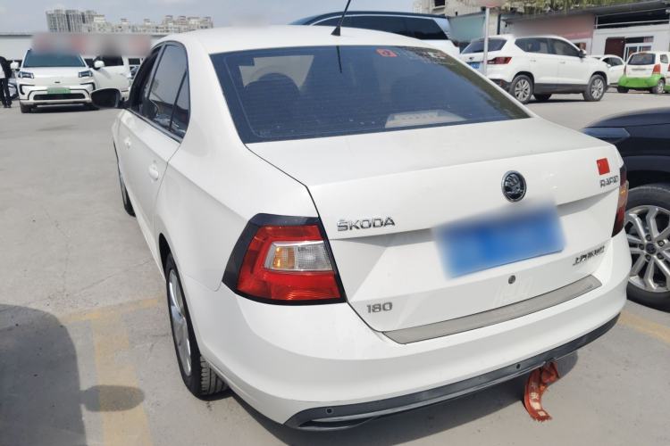 Used Skoda Rapid 2018 1.6L Automatic Comfort Edition

