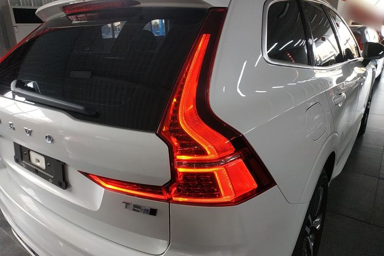 Used Volvo XC60 2019 T5 4x4 Smart & Dynamic Sport Edition China VI Standard