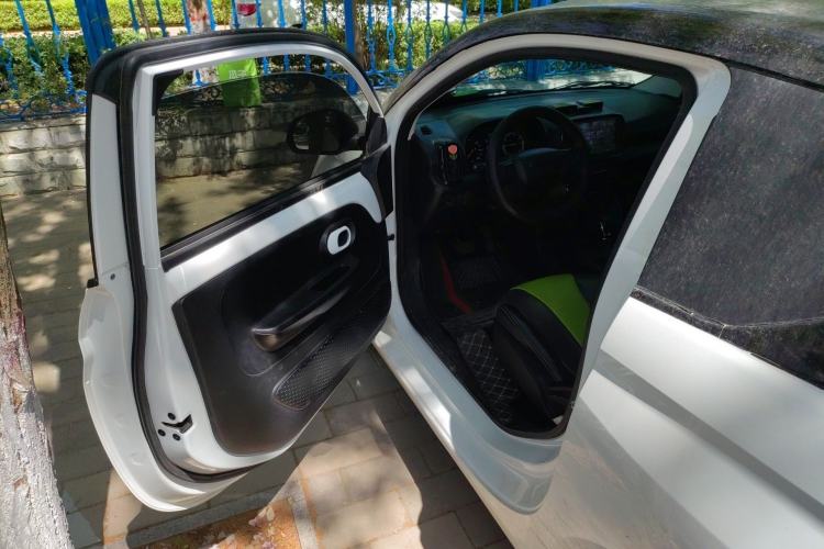 Used Roewe Clever 2021 302 km New Four-Seater Super-Efficient Version