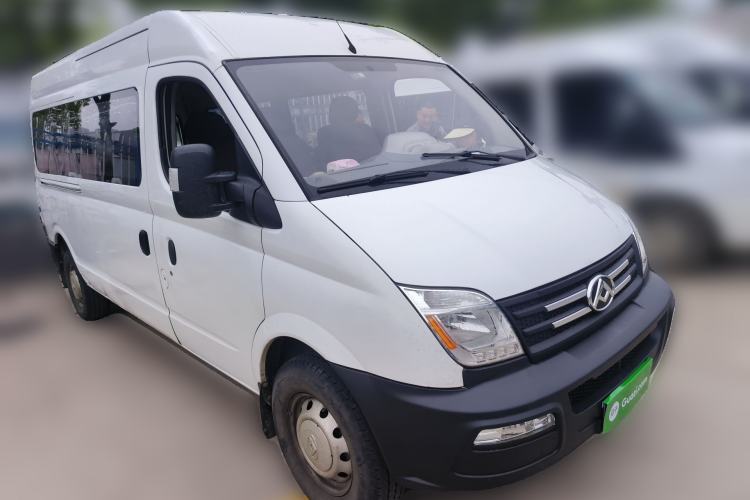 Used SAIC MAXUS Xintu V80 2019 2.5T Classic AMT Van Long Wheelbase Mid-Roof Design 2/3 Seats Front Right 45 Deg