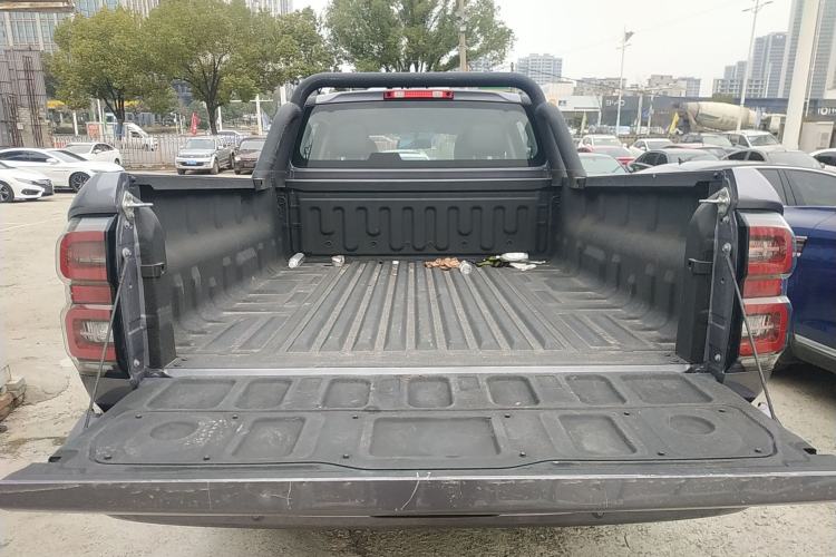 Used Great Wall King Kong Poer 2024 2.0T Automatic 8AT Diesel 4x4 Navigation Edition Flatbed