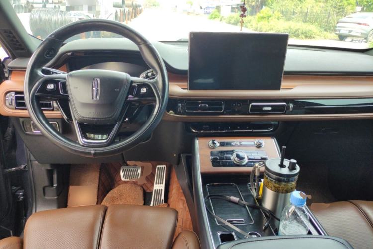 Used Lincoln Aviator 2021 3.0T V6 Four-Wheel Drive Zunya Edition Center Console