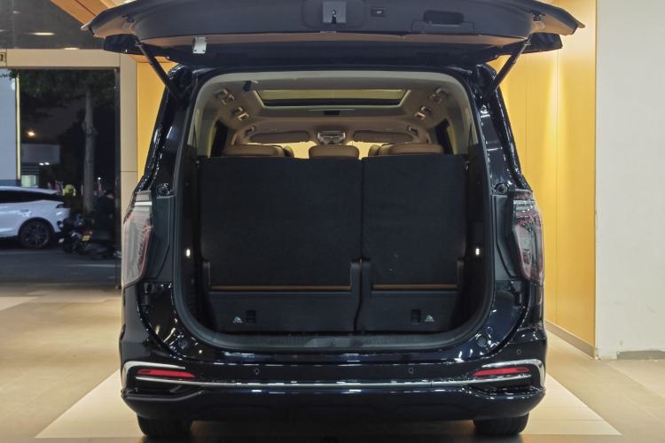 Used Hongqi HQ9 2023 2.0T Smart Connect Flagship Edition Trunk