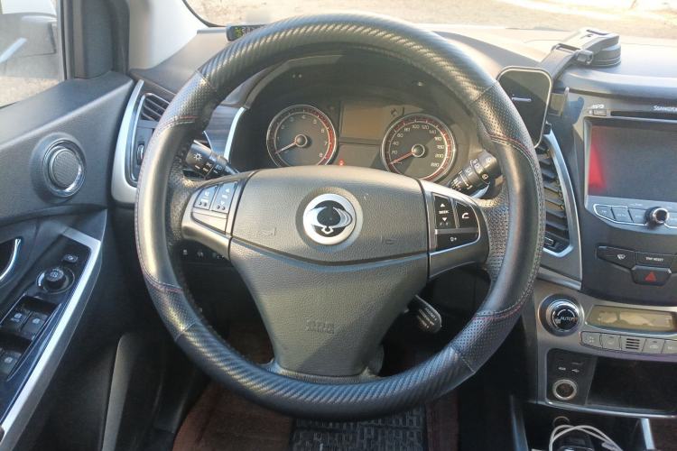 Used SsangYong Korando 2014 2.0L Gasoline Two-Wheel Drive Automatic Luxury Navigation Edition