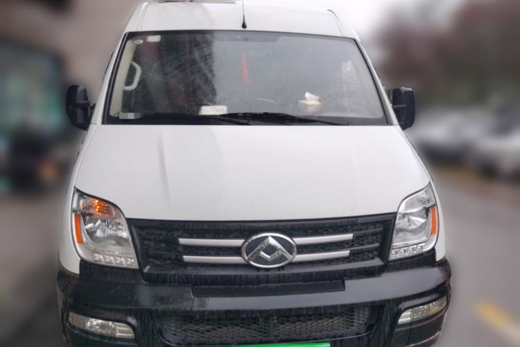 Used SAIC MAXUS Xintu V80 2020 2.5T Manual Classic City Delivery King Short Wheelbase Mid-Roof Design 2/3 Seats