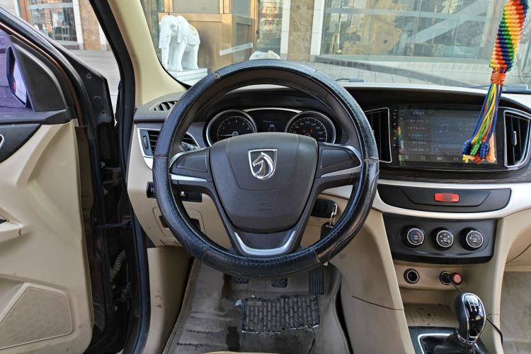 Used Baojun 730 2016 1.5L Manual Value Edition 7 Seats China V Emission Standard