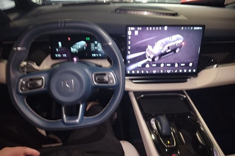 Used Zeekr 009 2024 7-Seater Walk-Through Version Four-Wheel Drive 108 kWh
