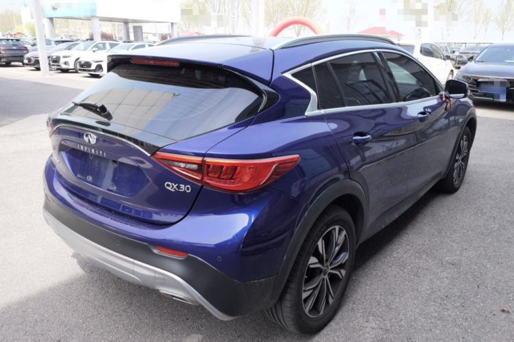 Used Infiniti QX30 2017 2.0T Four-Wheel Drive Fashion Edition Rear Right 45 Deg