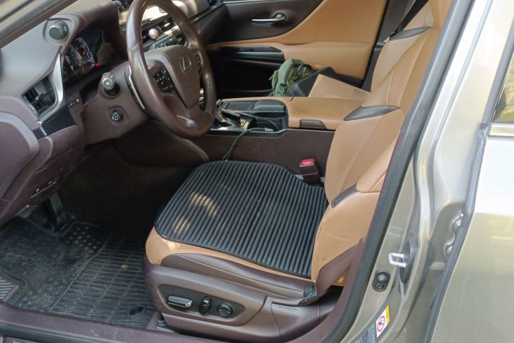 Used Lexus ES 2018 200 Excellence Edition China V Standard Left Front Seat