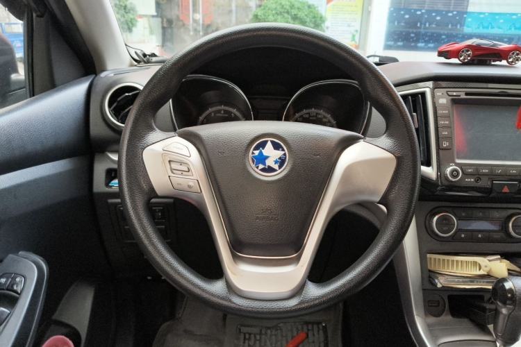 Used Venucia T70 2015 2.0L CVT Smart Edition