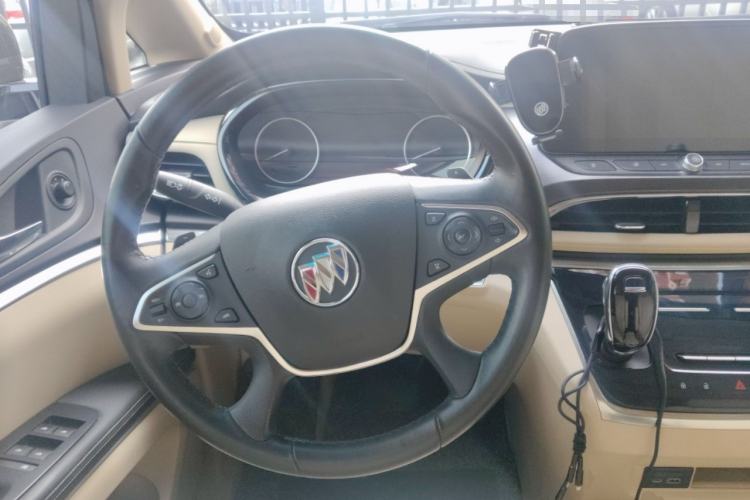 Used Buick GL8 2023 Facelifted Land Cruiser Executive Luxury Version