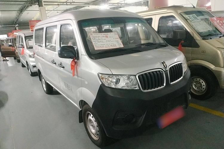 Used Jinbei Hiace X30 2024 1.5L Champion Edition Passenger Vehicle 5/6/7 Seats
